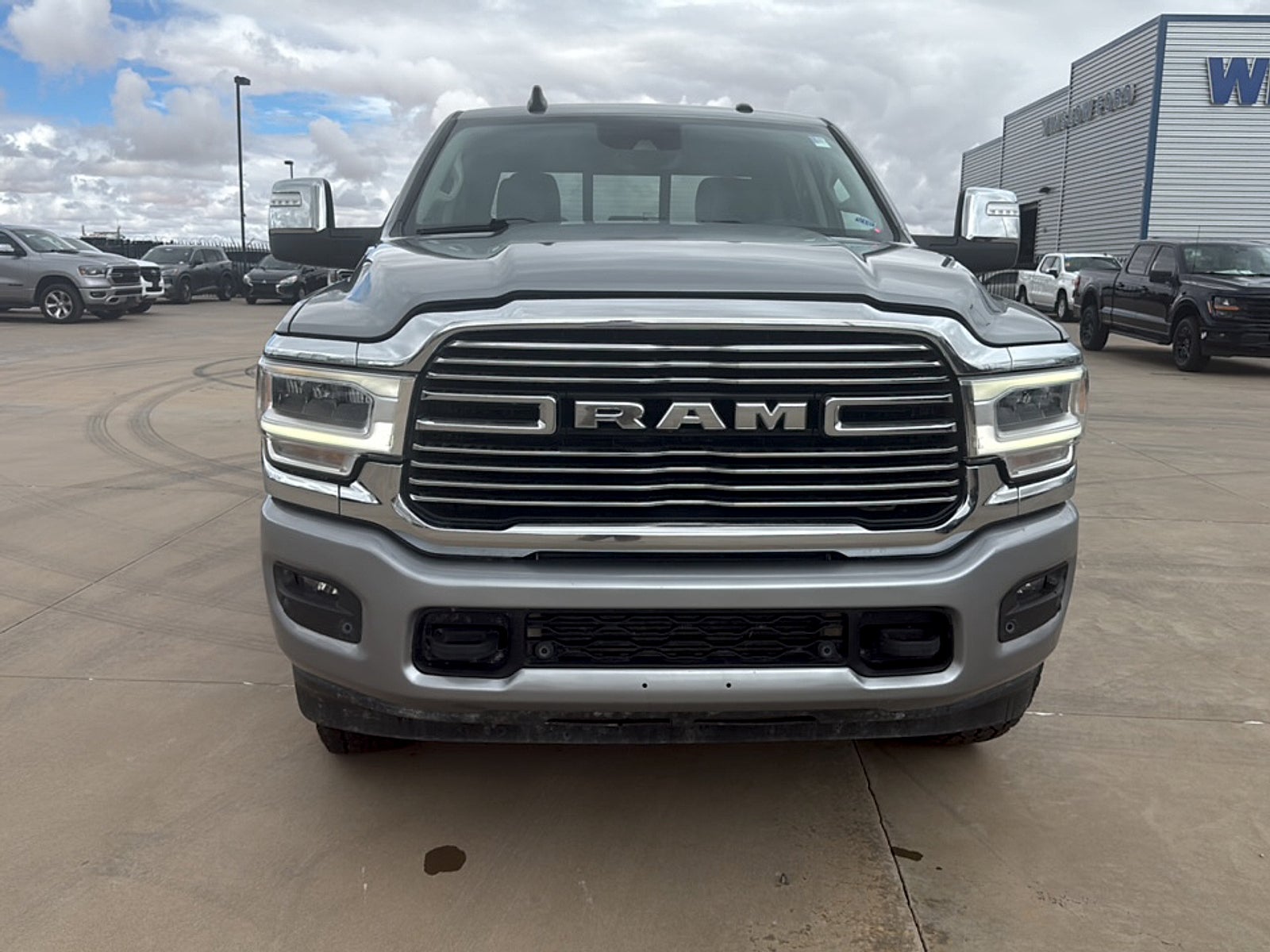 2024 RAM 2500 Laramie Crew Cab 4x4 6'4" Box