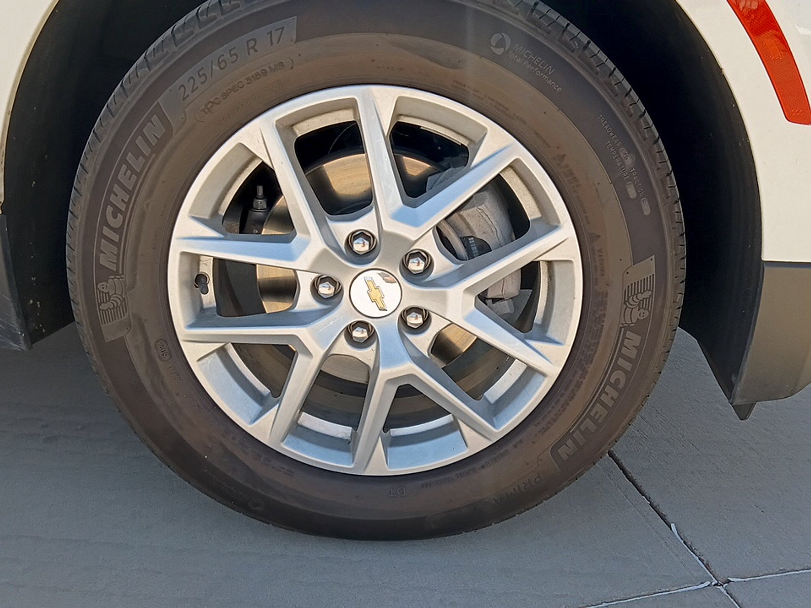 2024 Chevrolet Equinox FWD LT