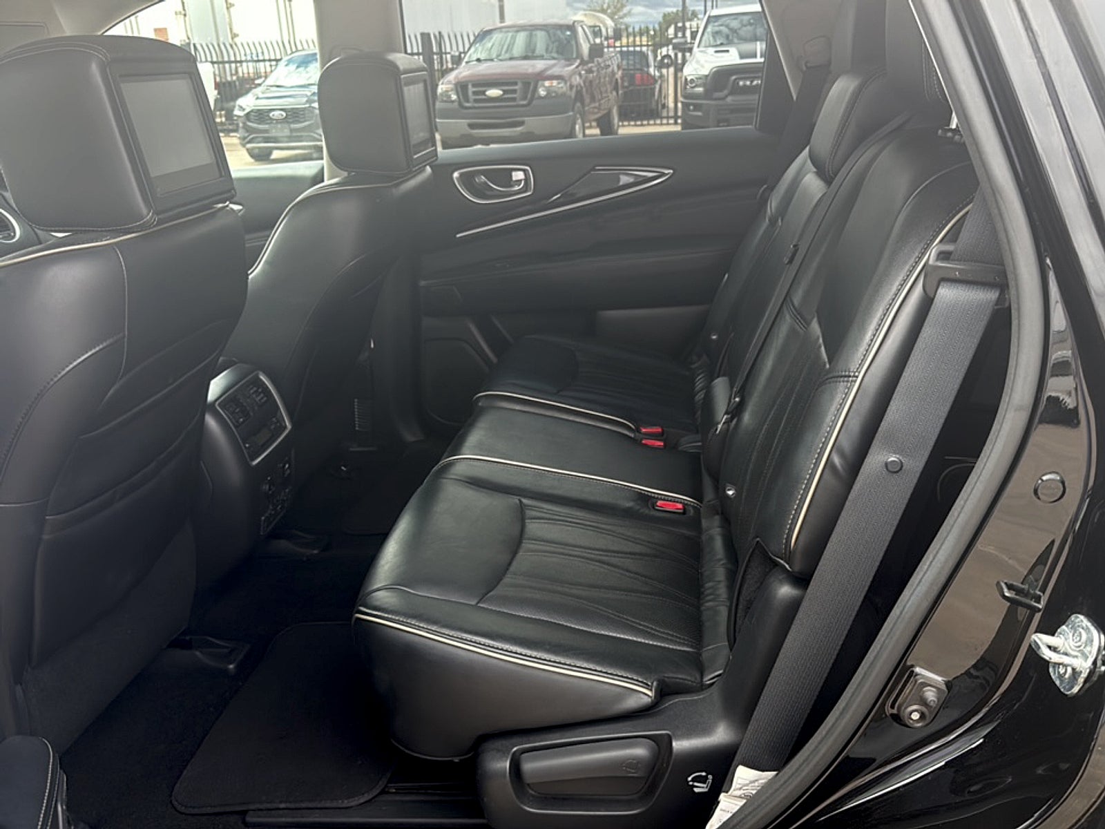 2017 INFINITI QX60 Base