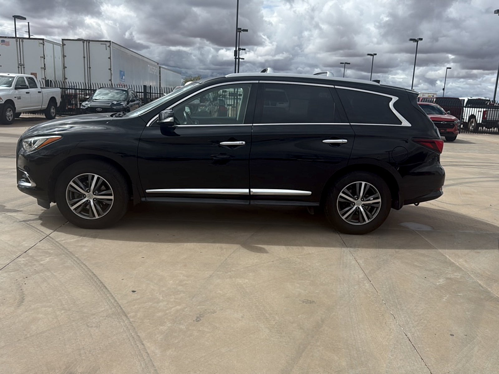 2017 INFINITI QX60 Base