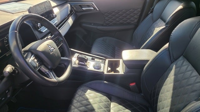 2023 Mitsubishi Outlander PHEV Base